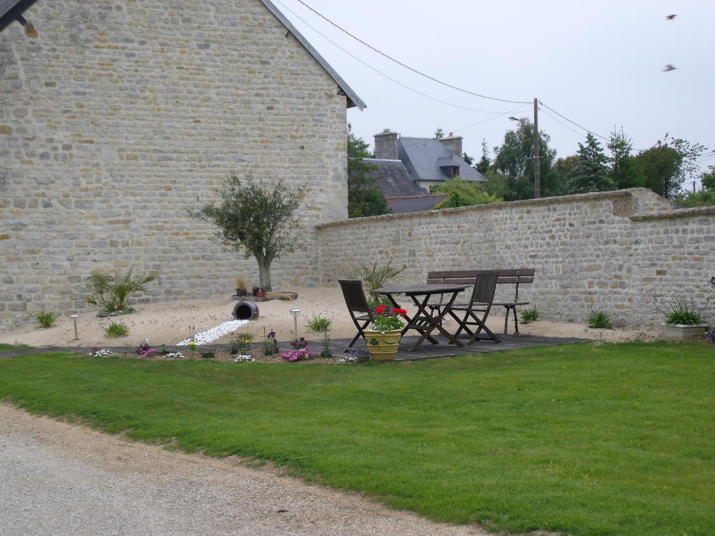 Au Refuge Des Allies Turqueville Exterior photo